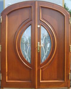 drzwi drewniane wielosegmentowe