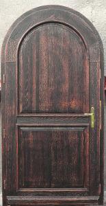 drzwi drewniane łukowe